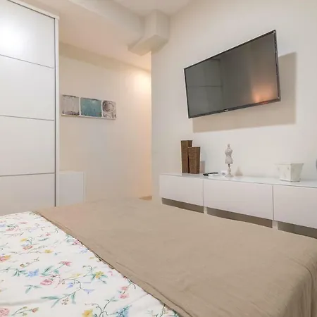 Piso Presidente Alvear Apartment *